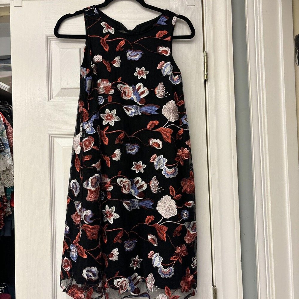 Embroidered Cocktail Dress By Beige. Sleeveless Short Dress With Bow Back Size S